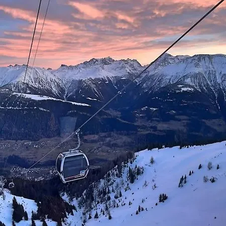 Cosy Mountain 5min Walk From Gondola Appartamento